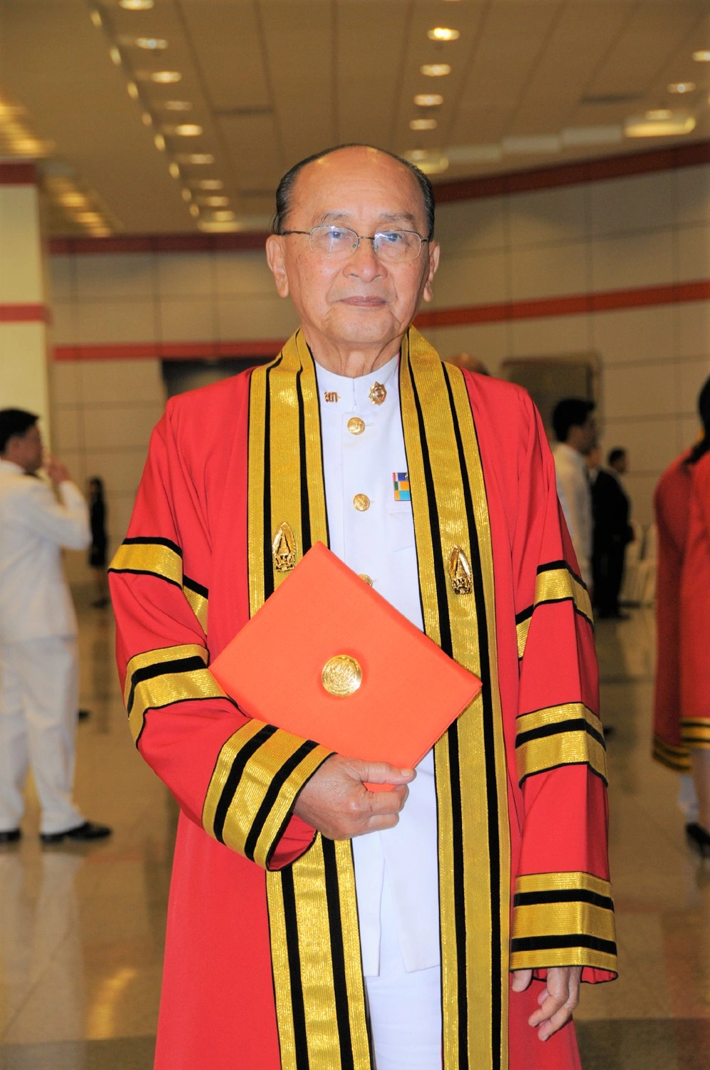 นายพารณ อิศรเสนา ณ อยุธยา