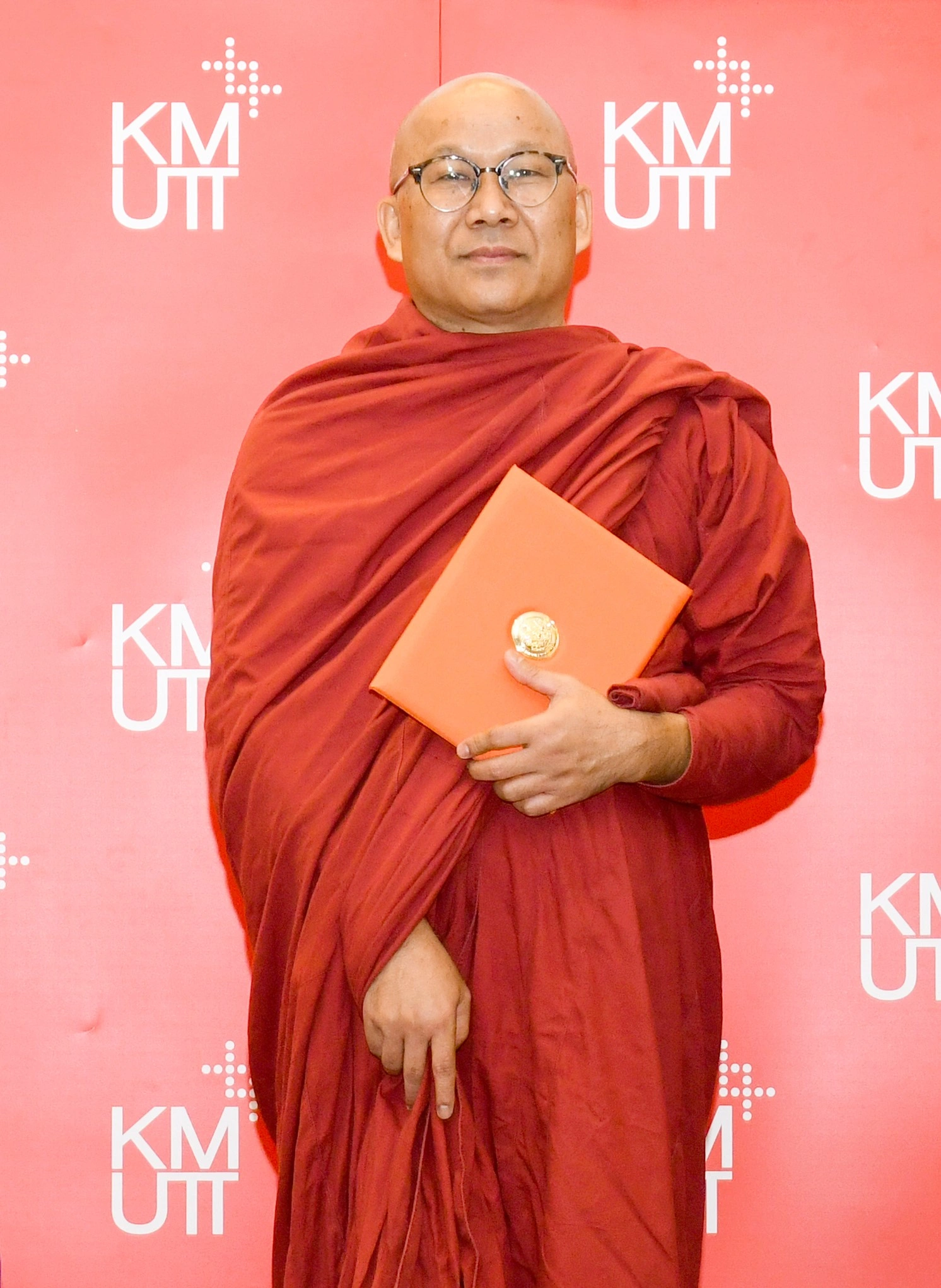 พระสมคิด จรณธมฺโม