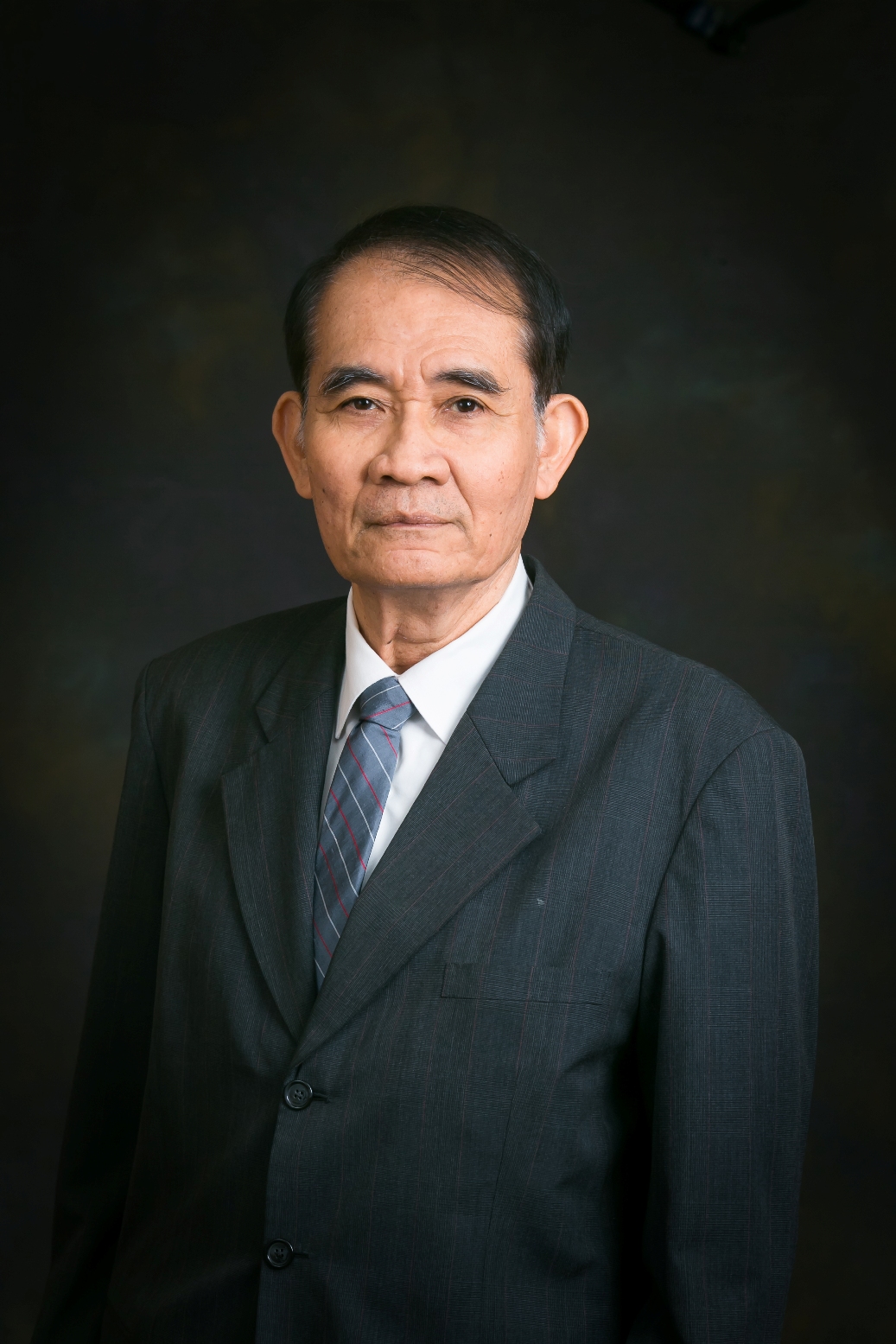 นายเขมทัต สุคนธสิงห์